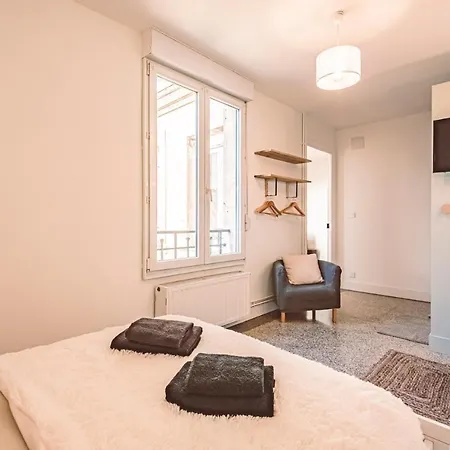 Apartment Charme De L'ancien Pour Cet Entierement Renove Dans L'hypercentre De Reims