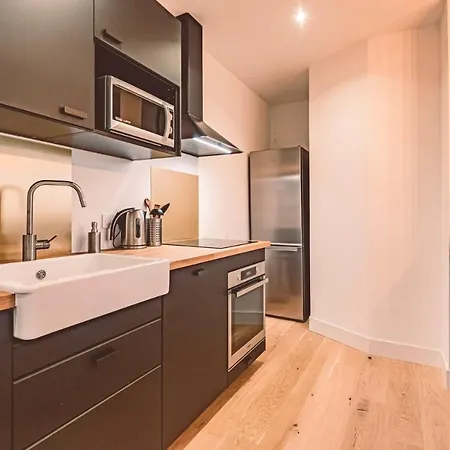 Charme De L'ancien Pour Cet Entierement Renove Dans L'hypercentre De Apartment *