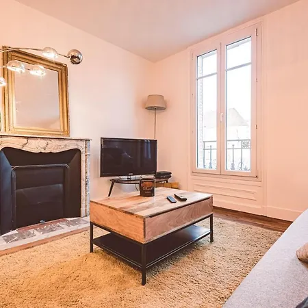 Charme De L'ancien Pour Cet Entierement Renove Dans L'hypercentre De *