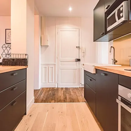 Charme De L'ancien Pour Cet Entierement Renove Dans L'hypercentre De Apartment *