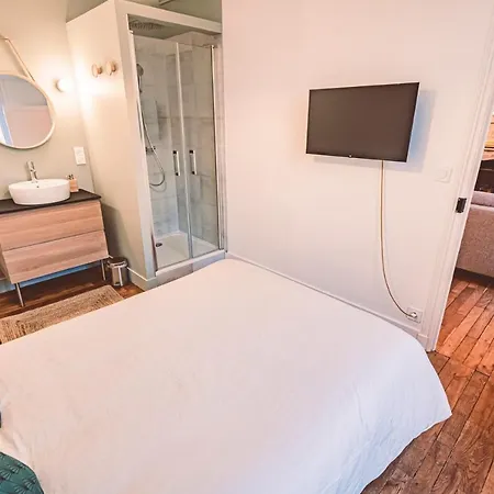 Charme De L'ancien Pour Cet Entierement Renove Dans L'hypercentre De Apartment Reims
