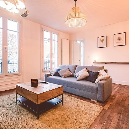 Charme De L'ancien Pour Cet Entierement Renove Dans L'hypercentre De * Reims