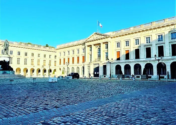 Charme De L'ancien Pour Cet Entierement Renove Dans L'hypercentre De *