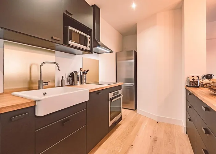 Charme De L'ancien Pour Cet Entierement Renove Dans L'hypercentre De Apartament *