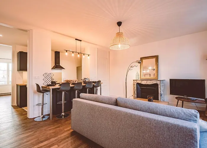 Charme De L'ancien Pour Cet Entierement Renove Dans L'hypercentre De Apartament Reims