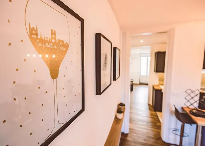 Apartament Charme De L'ancien Pour Cet Entierement Renove Dans L'hypercentre De *