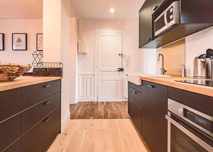 Charme De L'ancien Pour Cet Entierement Renove Dans L'hypercentre De Daire *